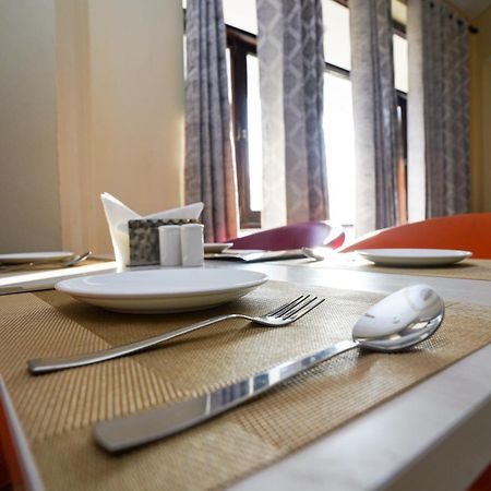 Hotel Neeraj Bhawan- Triveni Ghat Ришикеш Экстерьер фото