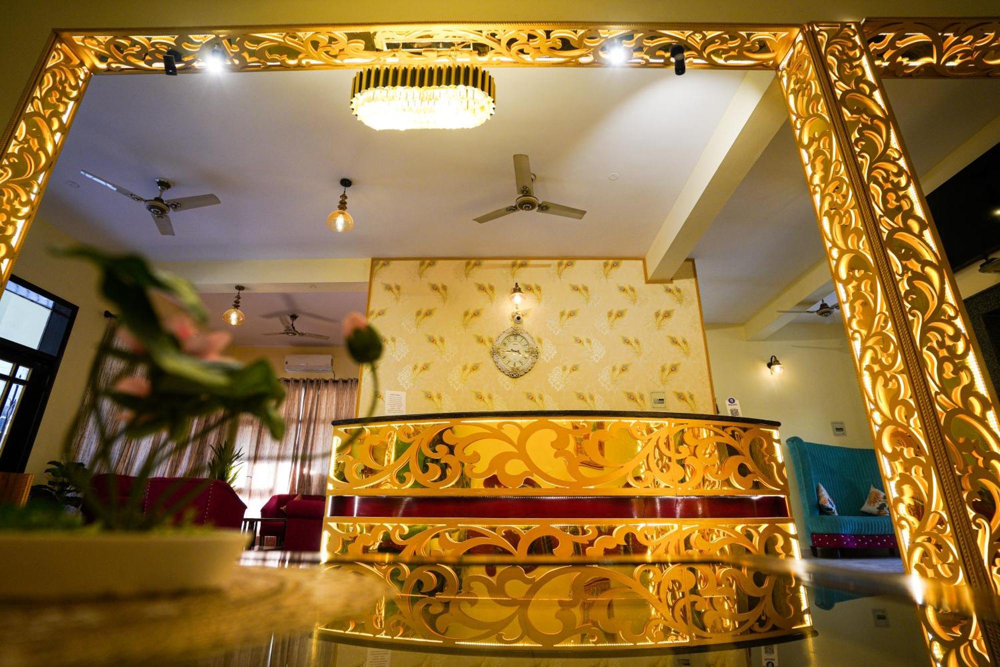 Hotel Neeraj Bhawan- Triveni Ghat Ришикеш Экстерьер фото