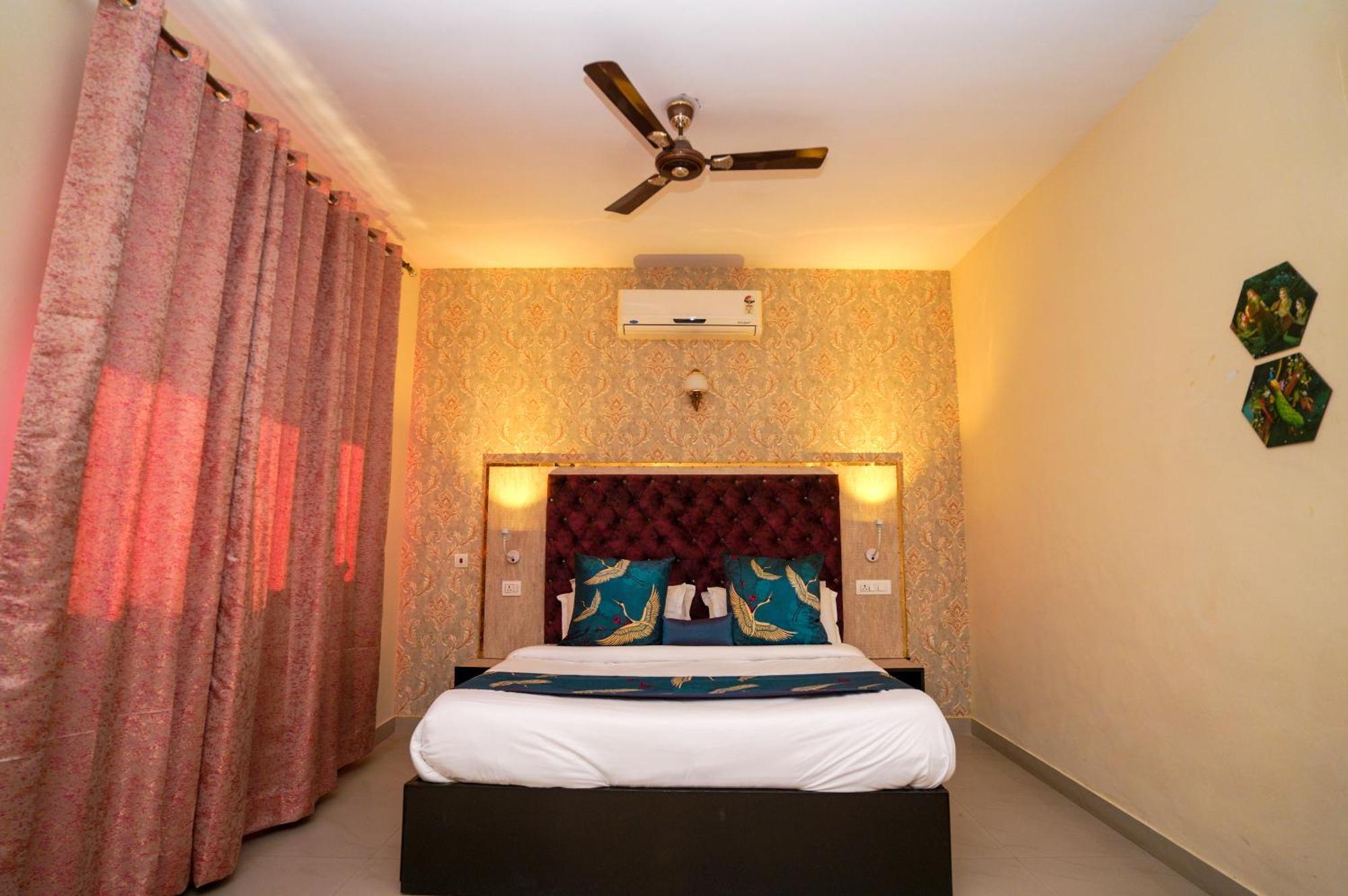 Hotel Neeraj Bhawan- Triveni Ghat Ришикеш Экстерьер фото