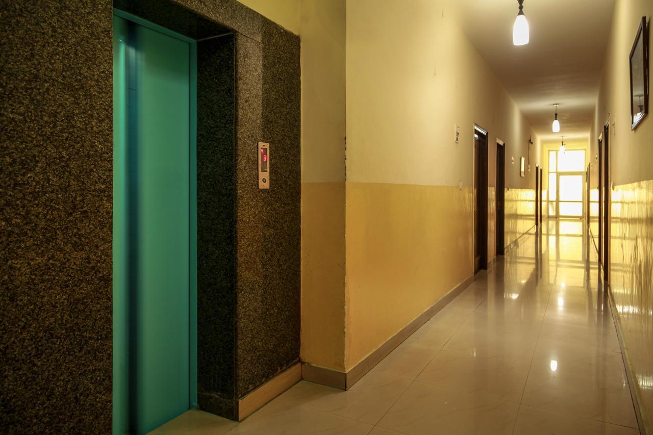 Hotel Neeraj Bhawan- Triveni Ghat Ришикеш Экстерьер фото