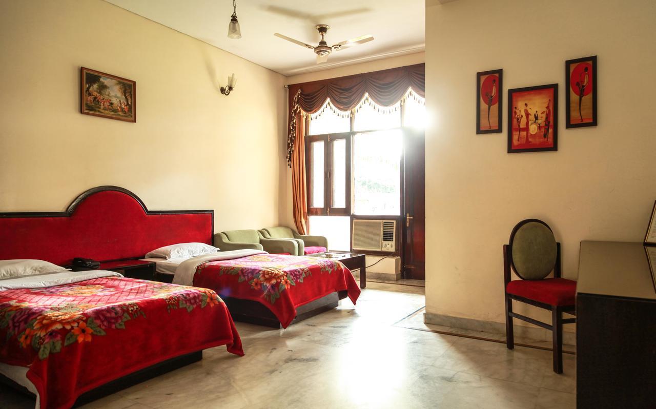 Hotel Neeraj Bhawan- Triveni Ghat Ришикеш Экстерьер фото
