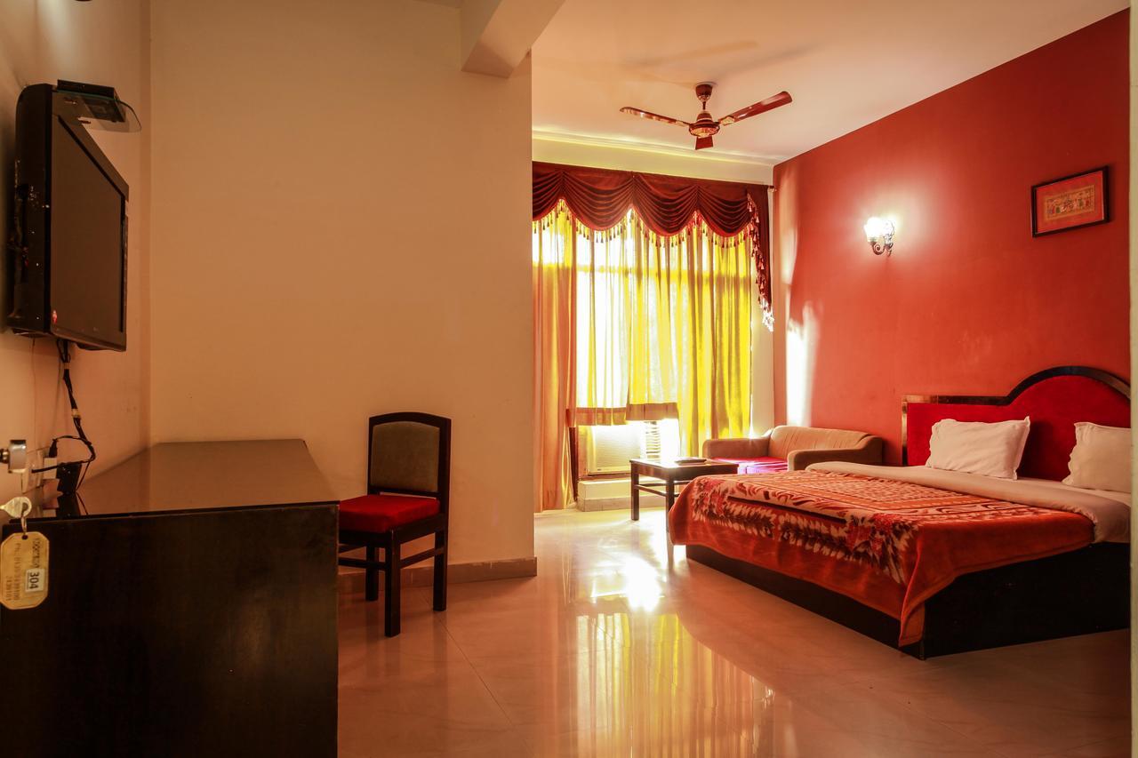 Hotel Neeraj Bhawan- Triveni Ghat Ришикеш Экстерьер фото