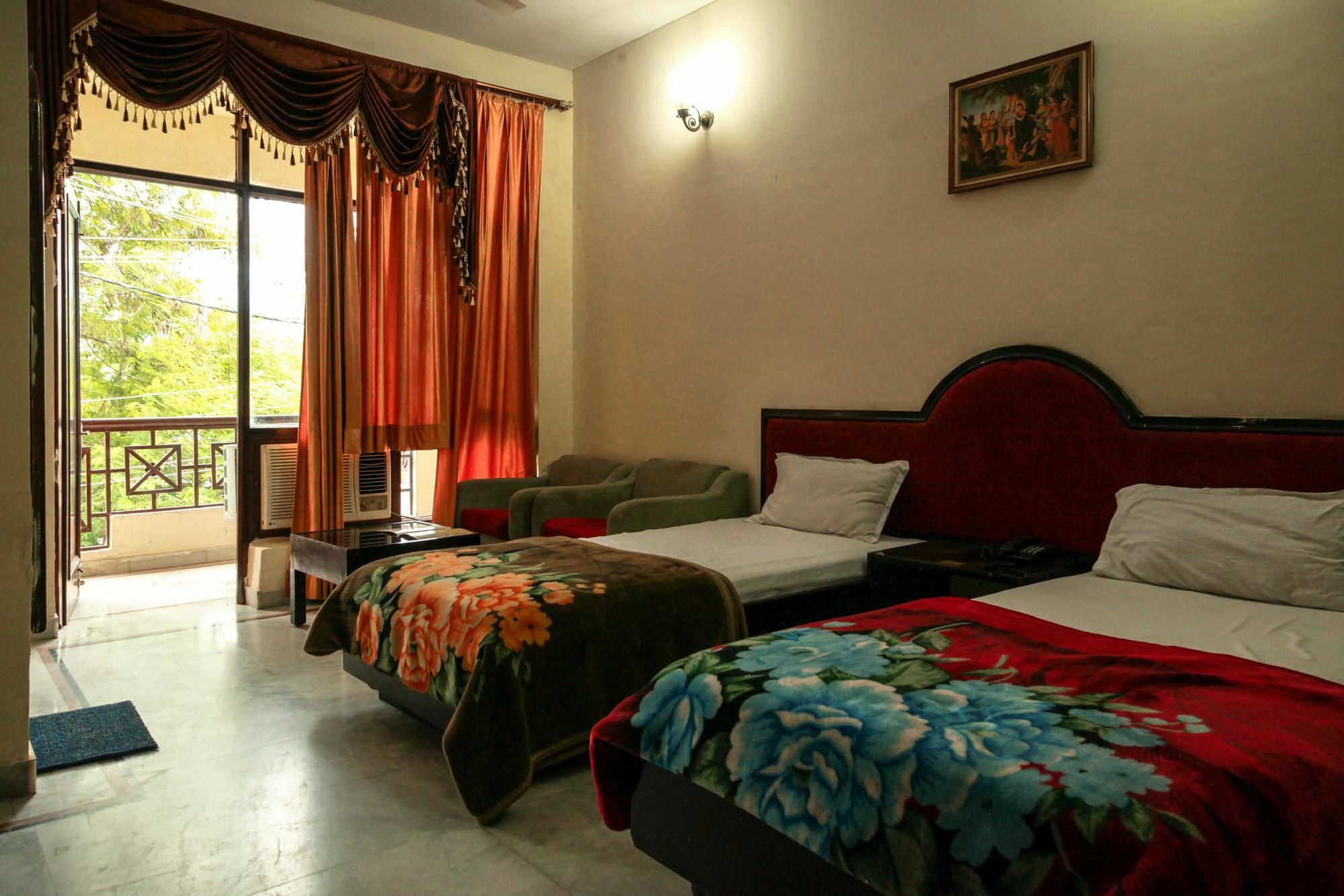 Hotel Neeraj Bhawan- Triveni Ghat Ришикеш Экстерьер фото